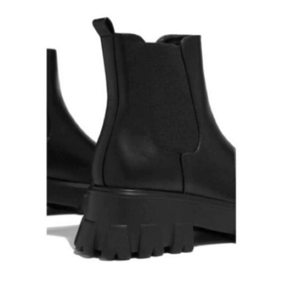 Black Pull On Chelsea Lug Sole Boots - Picture 3 of 4